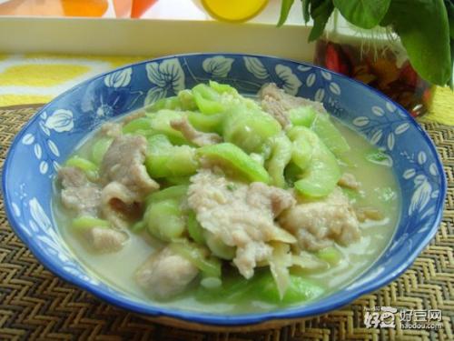 生姜丝瓜榨菜立体套种法